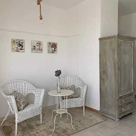 Mama Maja Nocleg ze śniadaniem 4*