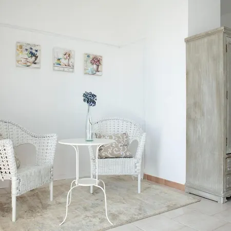 Mama Maja Bed & Breakfast *